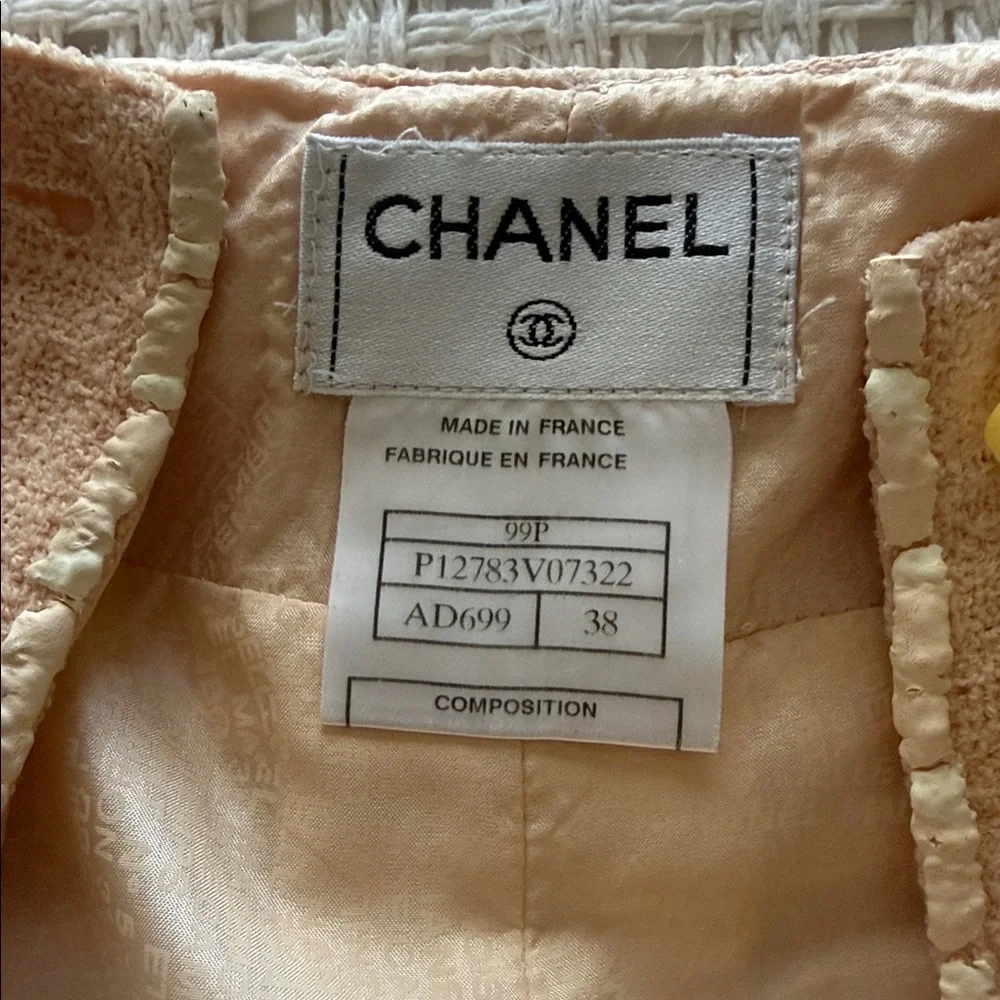 Vintage CHANEL tweed  Maxi Skirt in pastel pink size 38 pristine condition